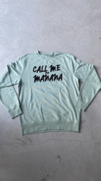 CALL ME MAÑANA (sweater pistache met zwarte letters)