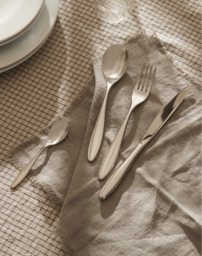 Alessi Mami 6 persoons, 24 delig bestekset € 210,00 nu € 179,00