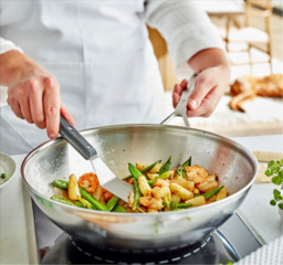 DEMEYERE INDUSTRY 5 Wok 30 cm  € 189,00 nu € 119,00  DEMEYERE INDUSTRY 5 Wok 30 cm  € 189,00 nu € 119,00