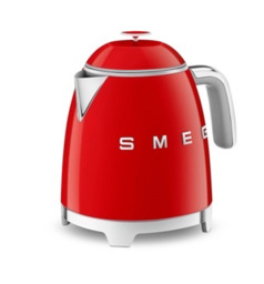 SMEG Waterkoker mini rood €129,00 nu €110,00 SMEG Waterkoker mini rood €129,00 nu €110,00