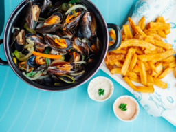 Pannetje Zeeuwse Mosselen met verse frietjes