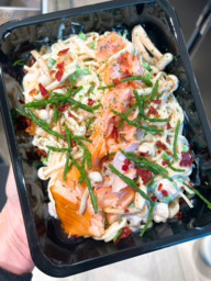 Spaghetti Carbonara met pulled Zalm (2 stuks)
