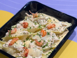 Gevulde pastaschelpen met Kreeft in Alfredo-saus