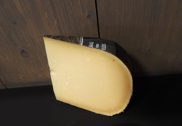 Oud snijdbare kaas