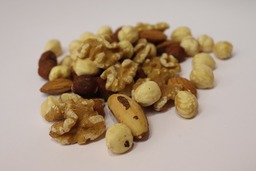 Gemengde gepelde noten