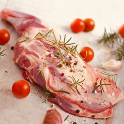 Lamsschouder met been