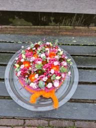 Bloementaart met schaal