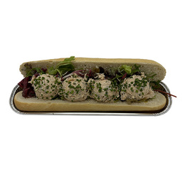Broodje warmgerookte zalmsalade